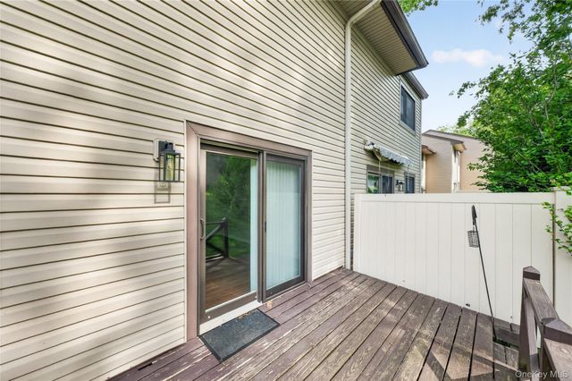 10 Squires Gate I, Poughkeepsie, NY 12603