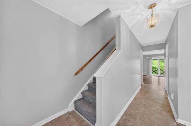 10 Squires Gate I, Poughkeepsie, NY 12603