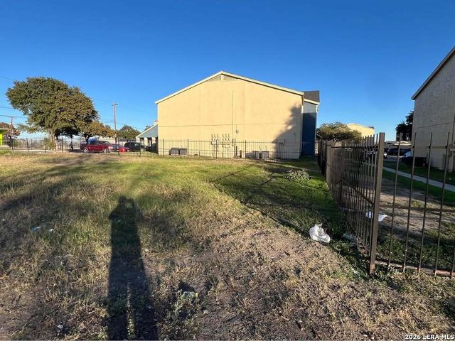 6058 commerce, San Antonio, TX 78237