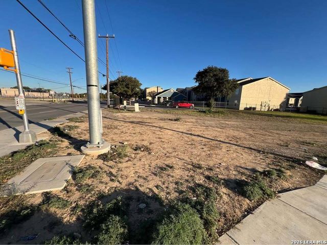 6058 commerce, San Antonio, TX 78237