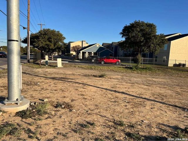 6058 commerce, San Antonio, TX 78237