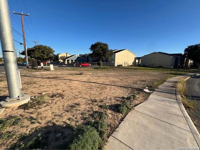 6058 commerce, San Antonio, TX 78237