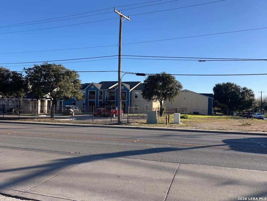 6058 commerce, San Antonio, TX 78237