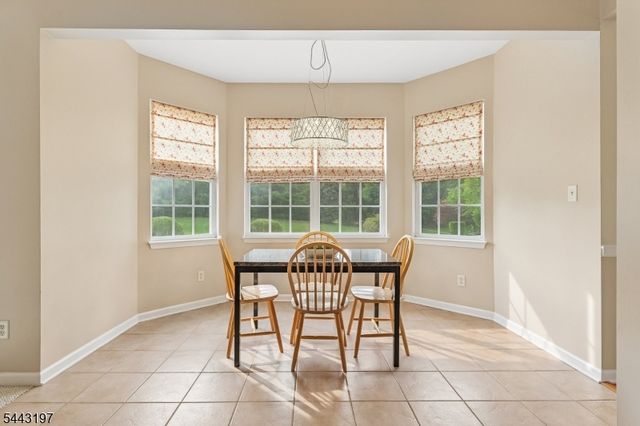 9 Rue Cezanne, Franklin Twp., NJ 08873