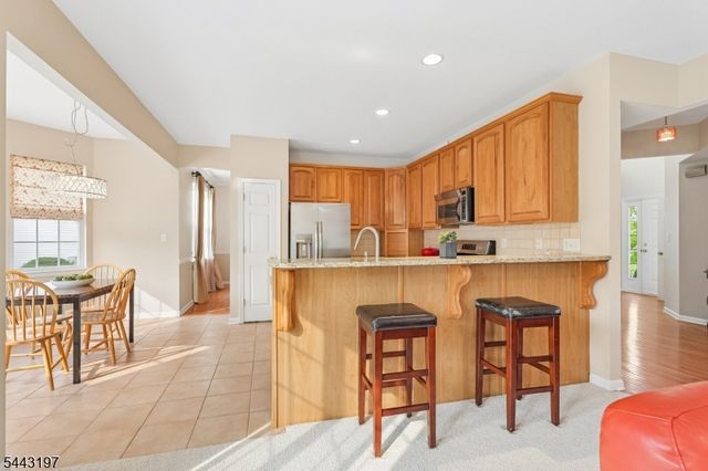 9 Rue Cezanne, Franklin Twp., NJ 08873