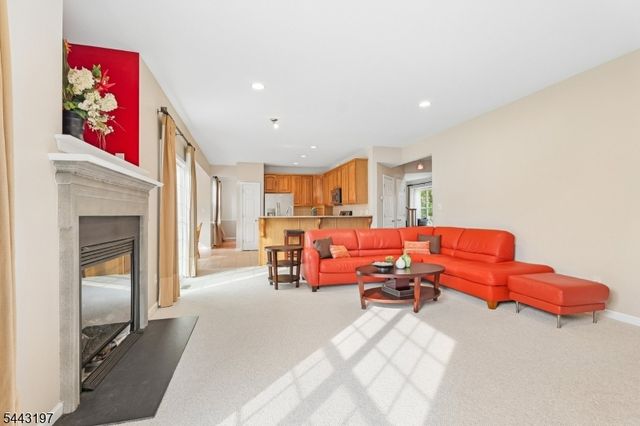 9 Rue Cezanne, Franklin Twp., NJ 08873