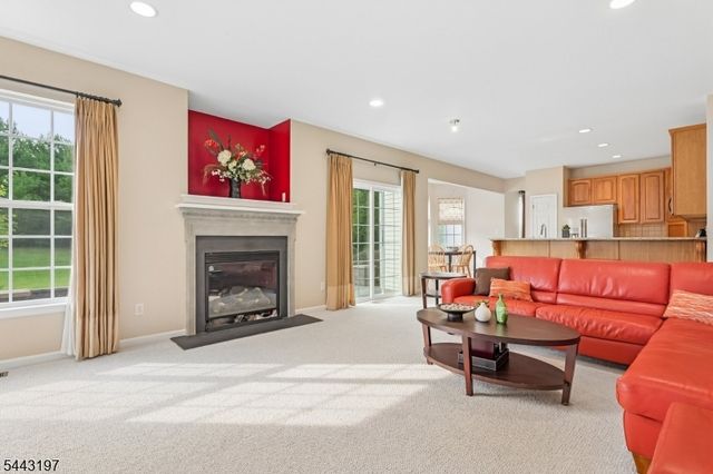 9 Rue Cezanne, Franklin Twp., NJ 08873