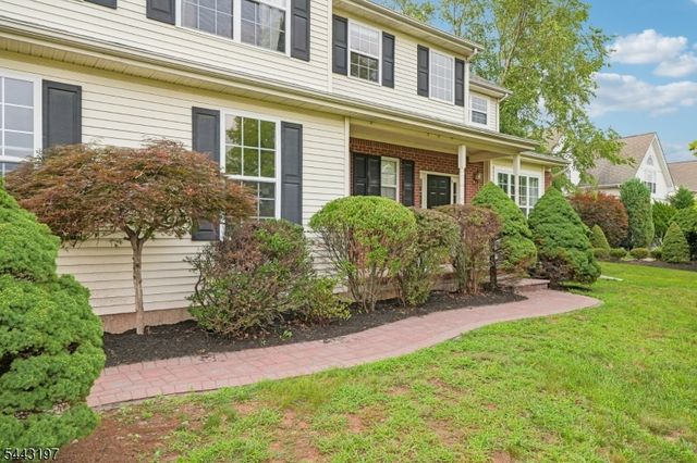 9 Rue Cezanne, Franklin Twp., NJ 08873