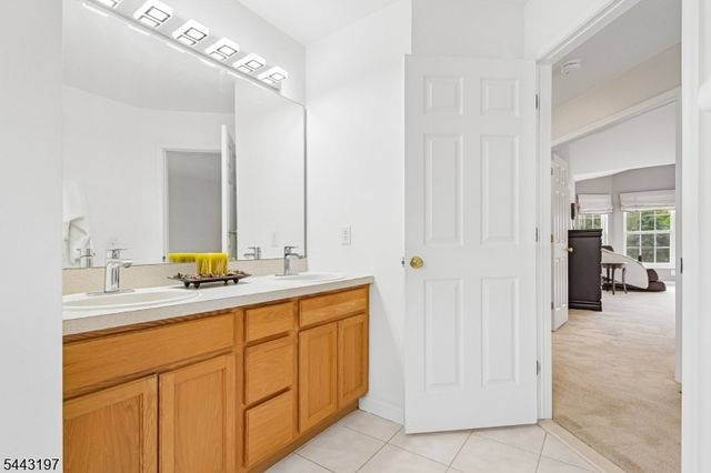 9 Rue Cezanne, Franklin Twp., NJ 08873