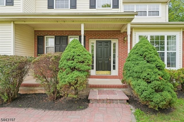9 Rue Cezanne, Franklin Twp., NJ 08873