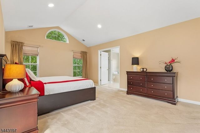 9 Rue Cezanne, Franklin Twp., NJ 08873