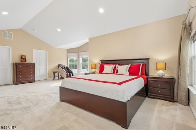 9 Rue Cezanne, Franklin Twp., NJ 08873