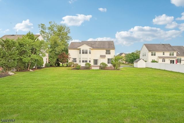 9 Rue Cezanne, Franklin Twp., NJ 08873