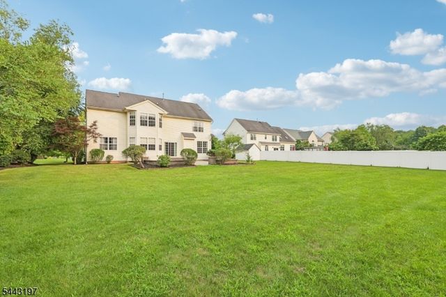 9 Rue Cezanne, Franklin Twp., NJ 08873