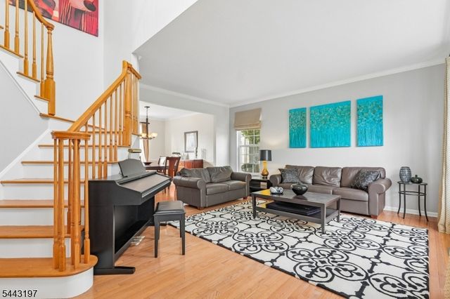 9 Rue Cezanne, Franklin Twp., NJ 08873