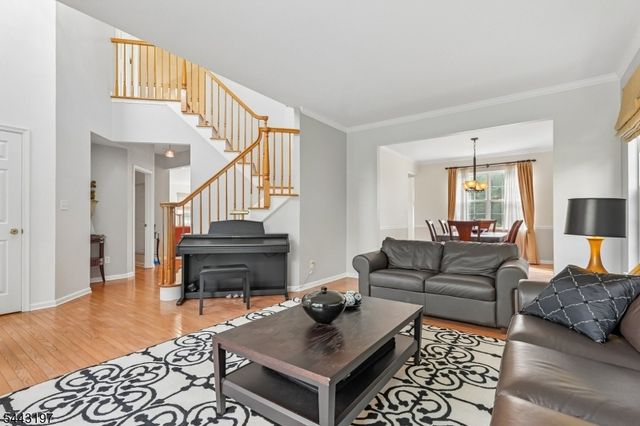 9 Rue Cezanne, Franklin Twp., NJ 08873