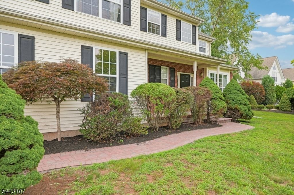 9 Rue Cezanne, Franklin Twp., NJ 08873 — photo 3