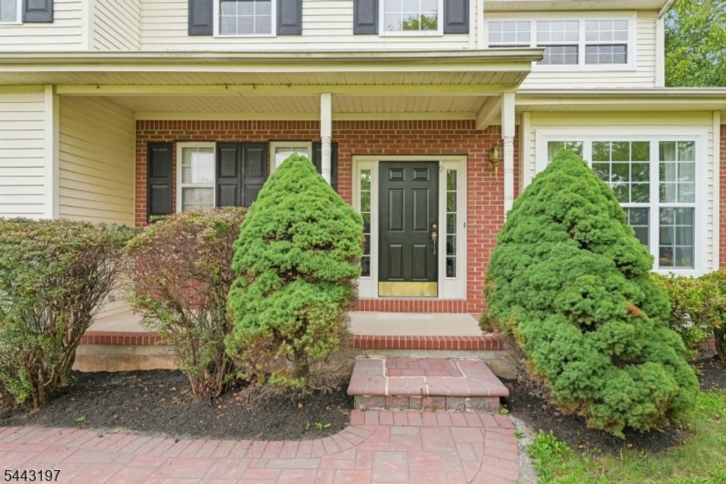 9 Rue Cezanne, Franklin Twp., NJ 08873 — photo 4