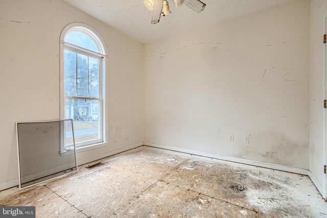 203 FOREST AVE, Colonial Beach, VA 22443