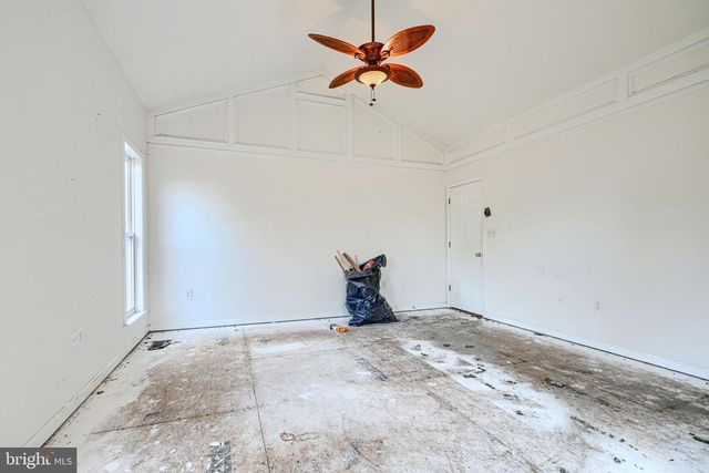 203 FOREST AVE, Colonial Beach, VA 22443