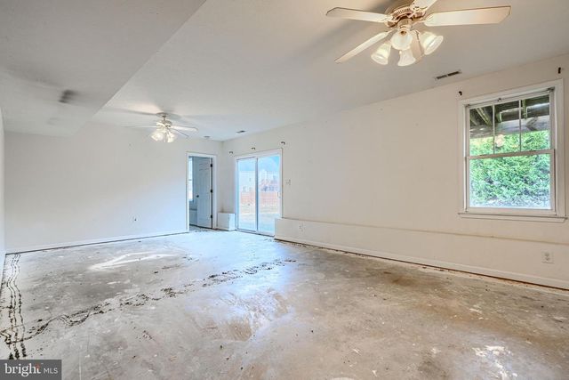 203 FOREST AVE, Colonial Beach, VA 22443