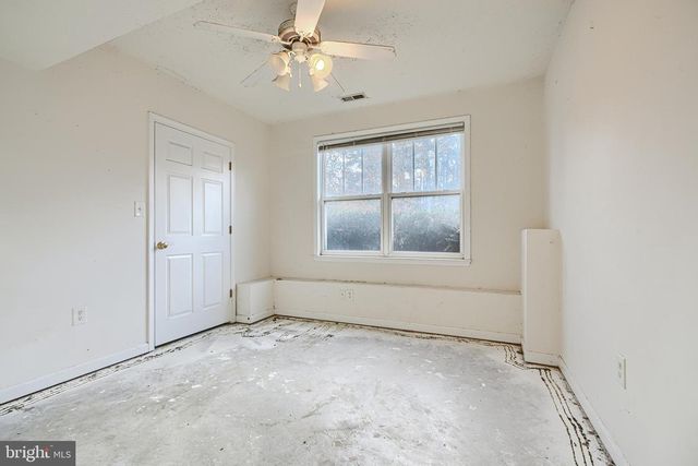 203 FOREST AVE, Colonial Beach, VA 22443