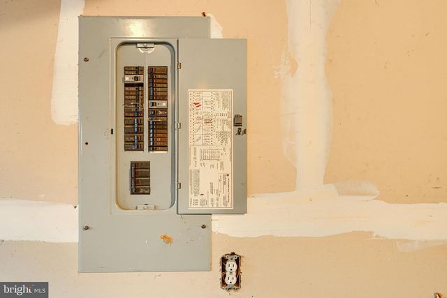 203 FOREST AVE, Colonial Beach, VA 22443