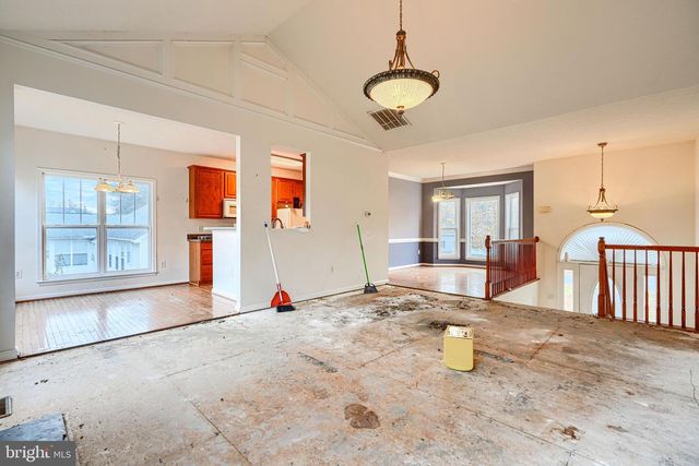 203 FOREST AVE, Colonial Beach, VA 22443