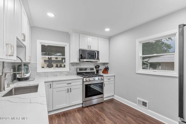 11 Cornell Drive, Hazlet, NJ 07730