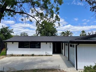 5703 Mcdonie, Woodland Hills (los Angeles), CA 91367