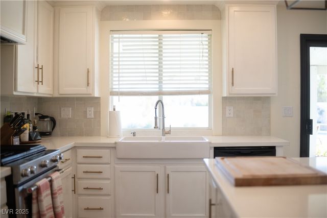 4768 Skyhawk Canyon Street, Las Vegas, NV 89147