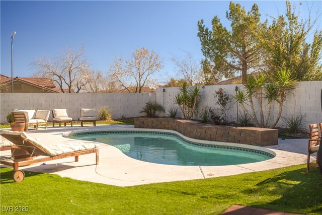 4768 Skyhawk Canyon Street, Las Vegas, NV 89147