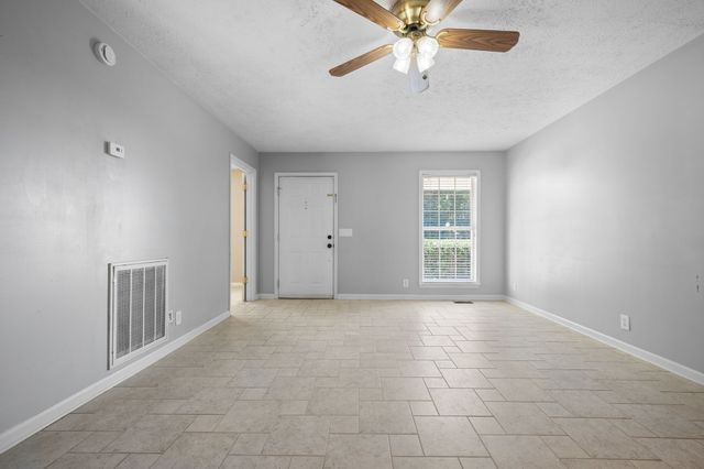 209 Eisenhower Dr, Ashland City, TN 37015