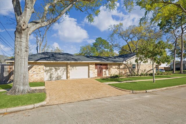 5918 Dumfries Drive, Houston, TX 77096