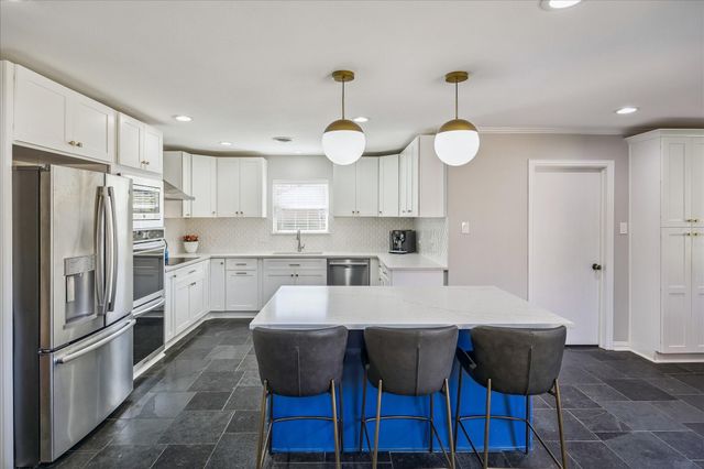 5918 Dumfries Drive, Houston, TX 77096