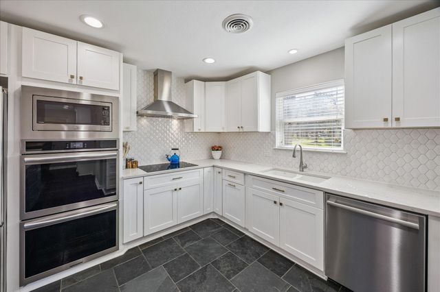 5918 Dumfries Drive, Houston, TX 77096