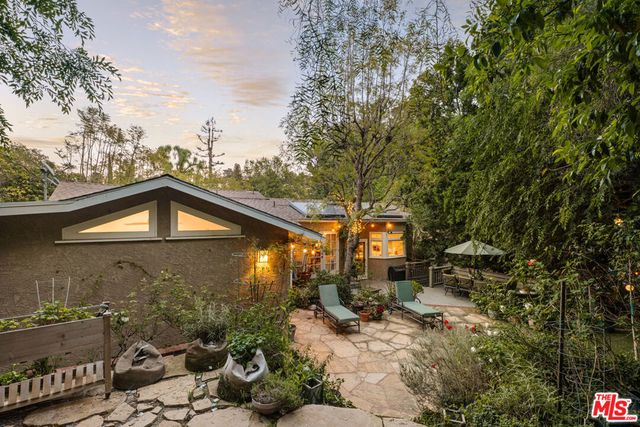 4009 Woodman, Sherman Oaks, CA 91423