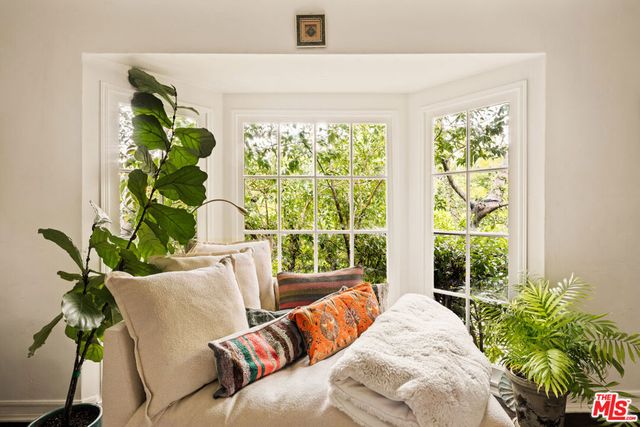 4009 Woodman, Sherman Oaks, CA 91423