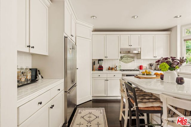 4009 Woodman, Sherman Oaks, CA 91423