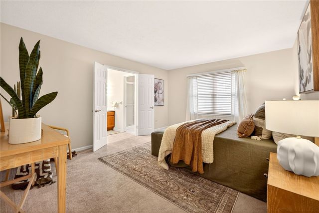 94 Greenwood Park, Pittsford, NY 14534