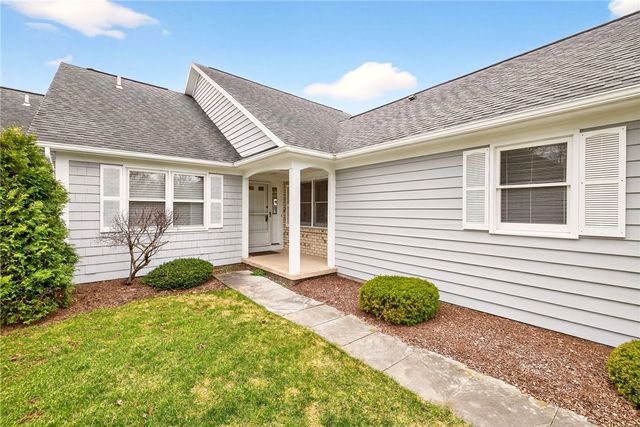 94 Greenwood Park, Pittsford, NY 14534