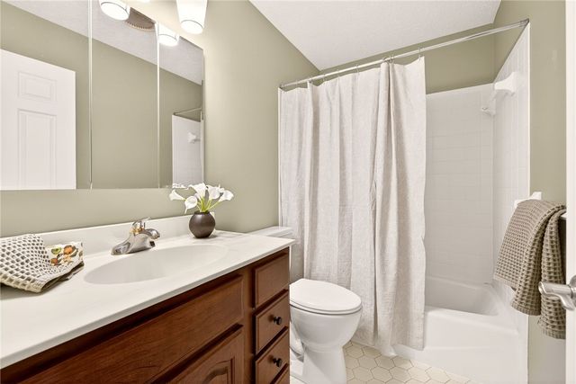 94 Greenwood Park, Pittsford, NY 14534