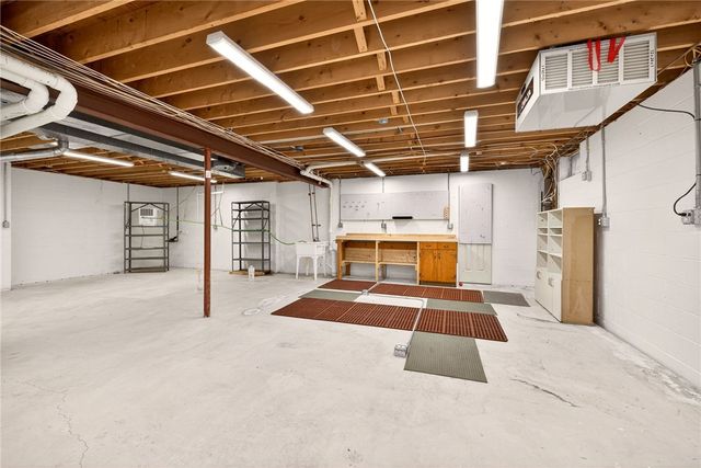 94 Greenwood Park, Pittsford, NY 14534