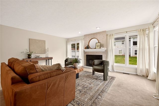 94 Greenwood Park, Pittsford, NY 14534