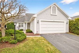 94 Greenwood Park, Pittsford, NY 14534