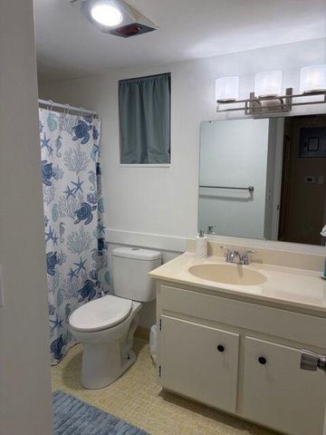 2562 N Garden Drive 206, Lake Worth, FL 33461