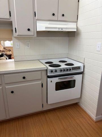 2562 N Garden Drive 206, Lake Worth, FL 33461