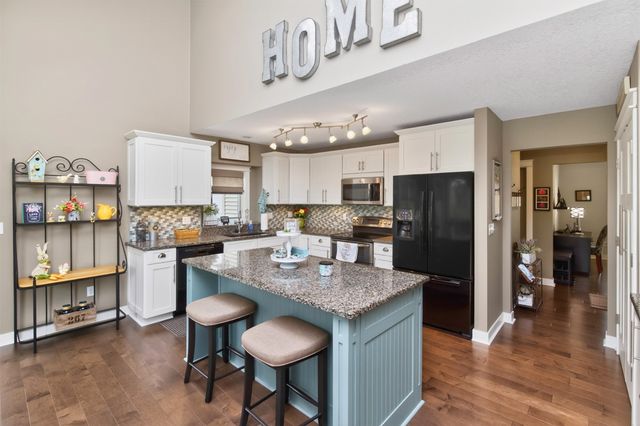 8011 Sheridan Drive, Urbandale, IA 50322