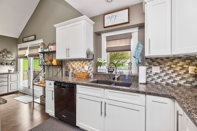 8011 Sheridan Drive, Urbandale, IA 50322