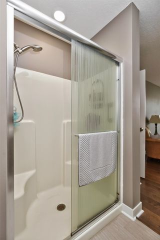 8011 Sheridan Drive, Urbandale, IA 50322